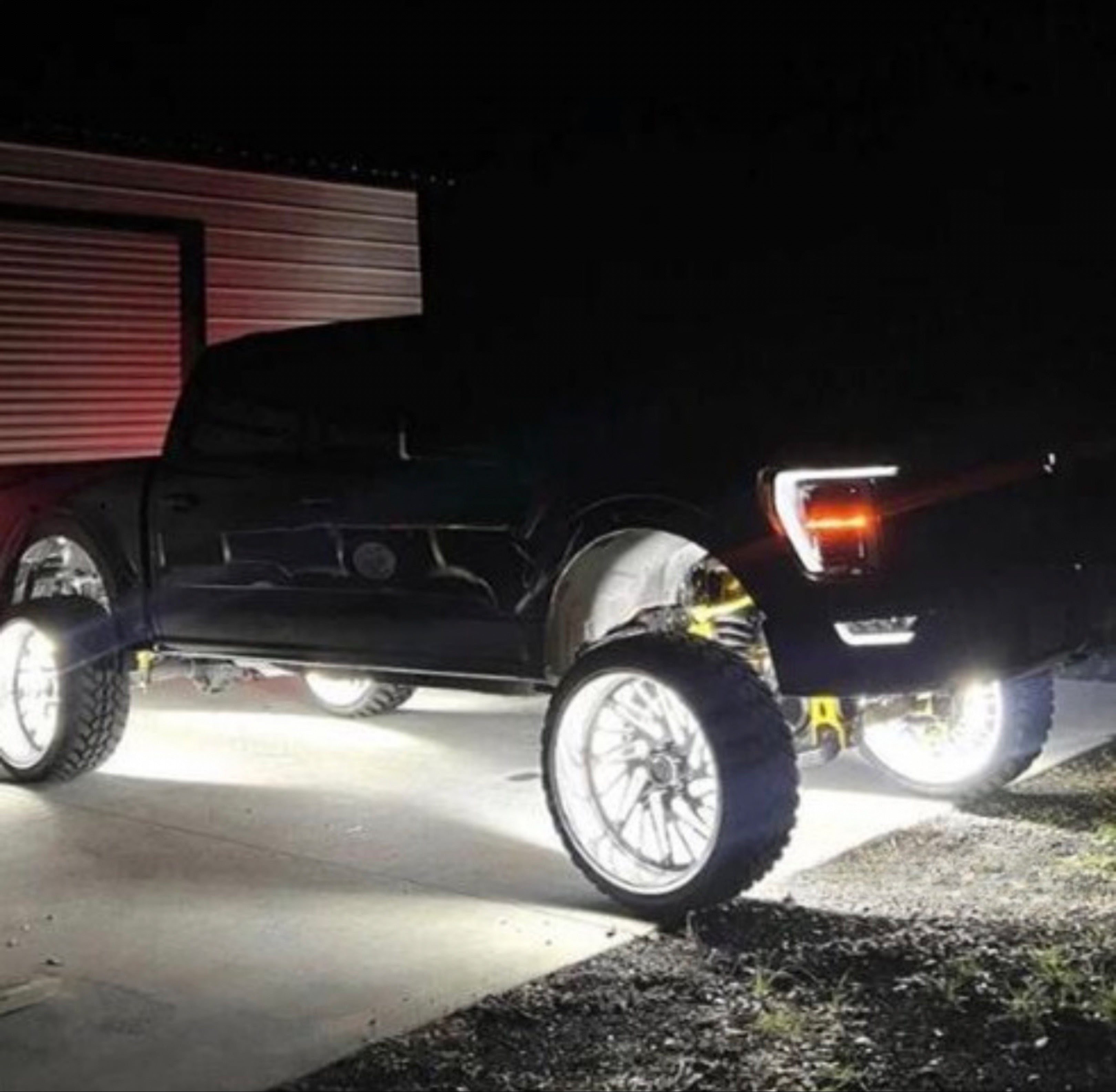 Quad row wheel lights